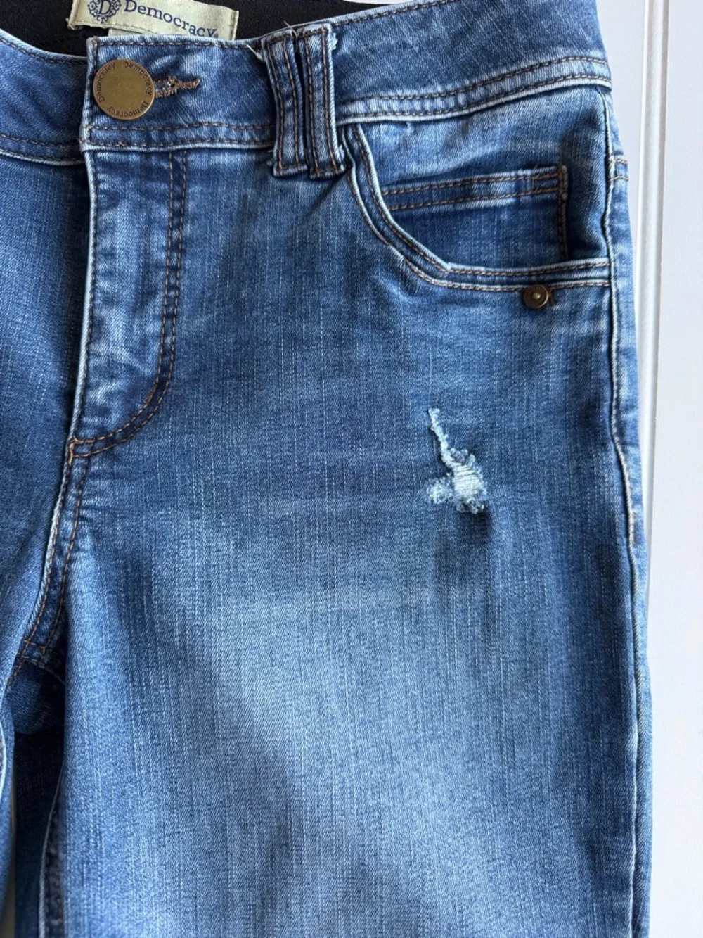 Democracy Jeans Womens 6 Blue Ab Technology Mid Rise Straight Leg Crop Fray Hem - Picture 3 of 10